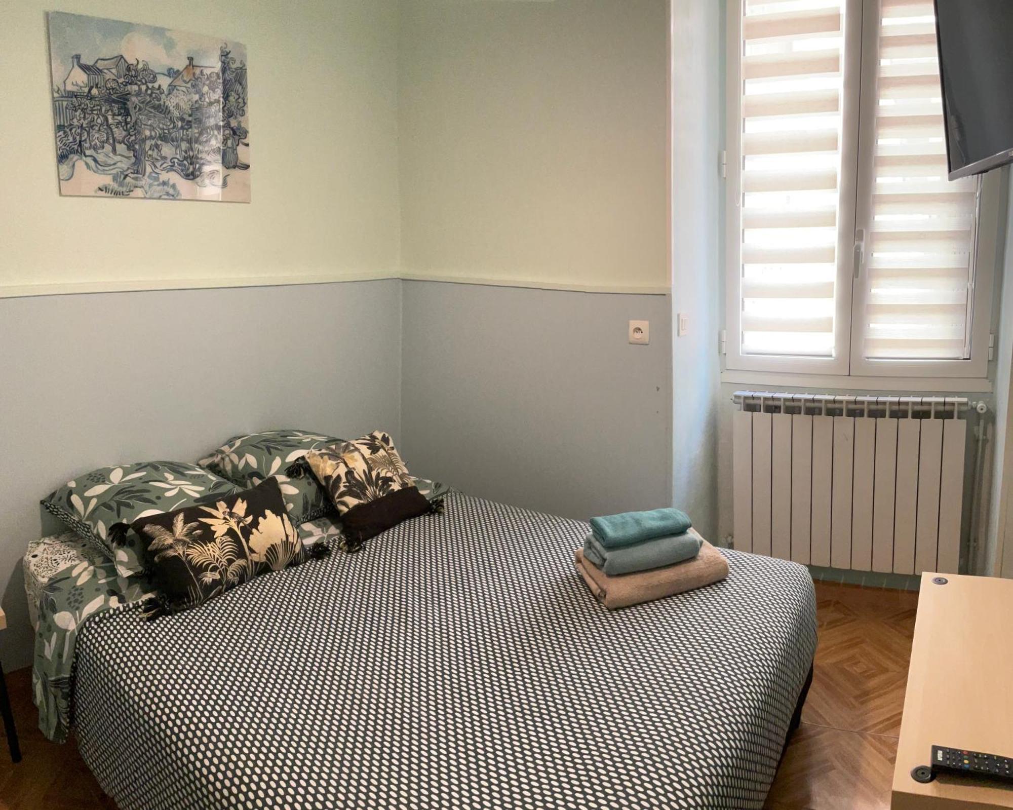 Appartement Cosy - 2 Chambres, Situe En Centre Ville Nice Exterior photo